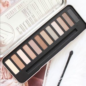 Natural Nudes Eyeshadow Palette